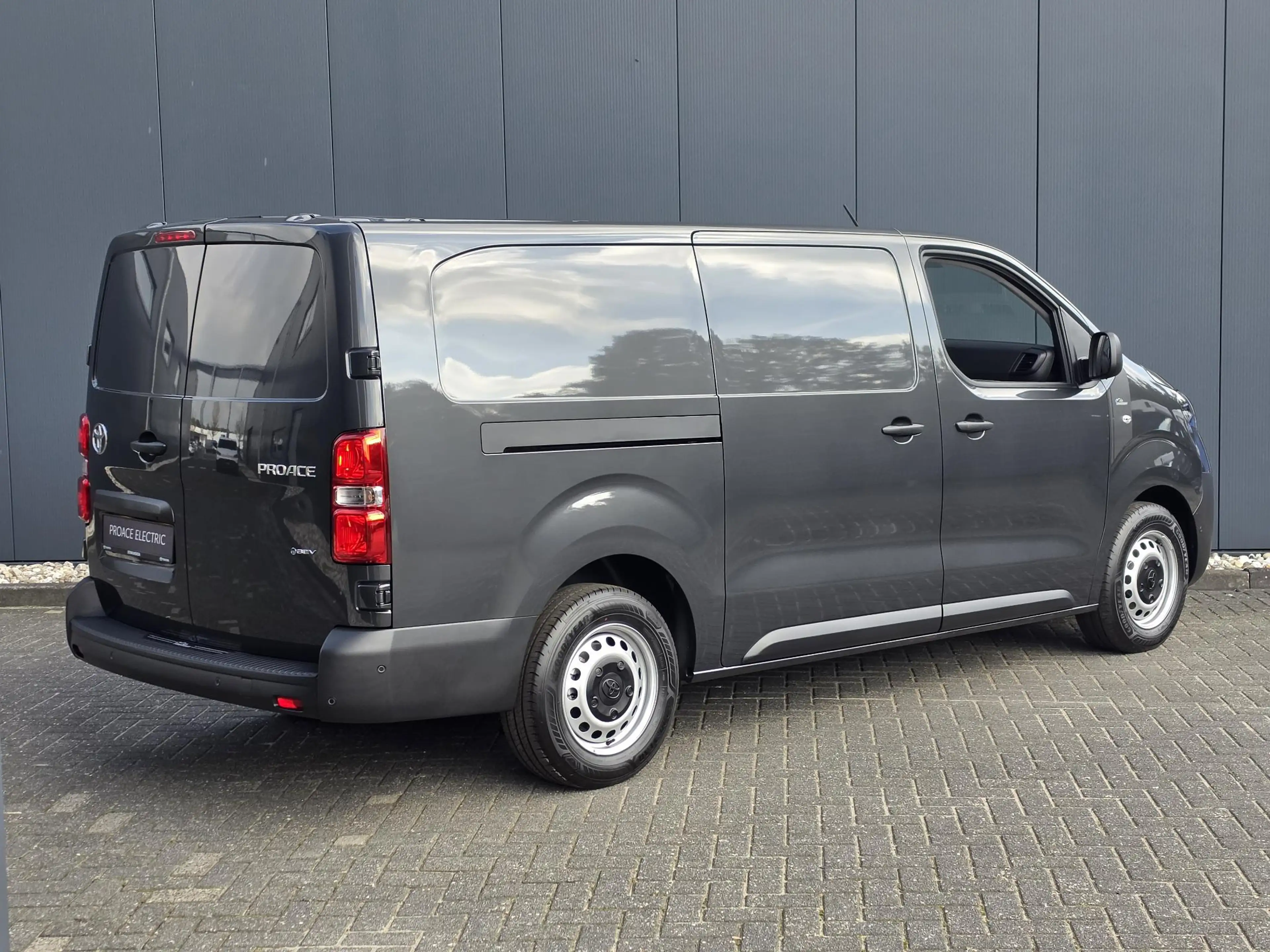 Toyota Proace Long Worker Electric 10th Anniversary 75 kWh L2 | — photo 6