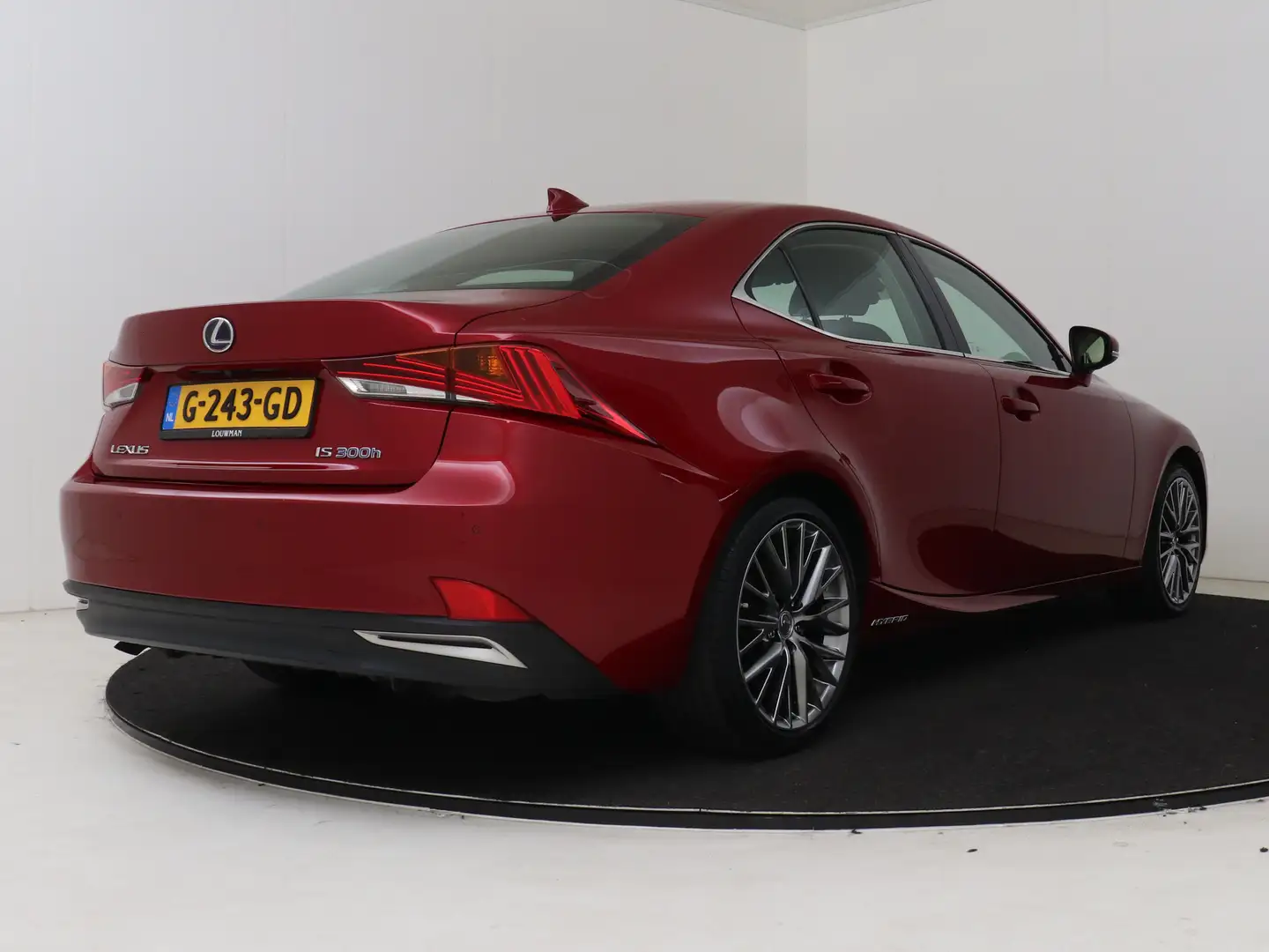 Lexus IS 300 300h Hybrid Luxury Line | Premium Navigatie | Safe Rood - 2