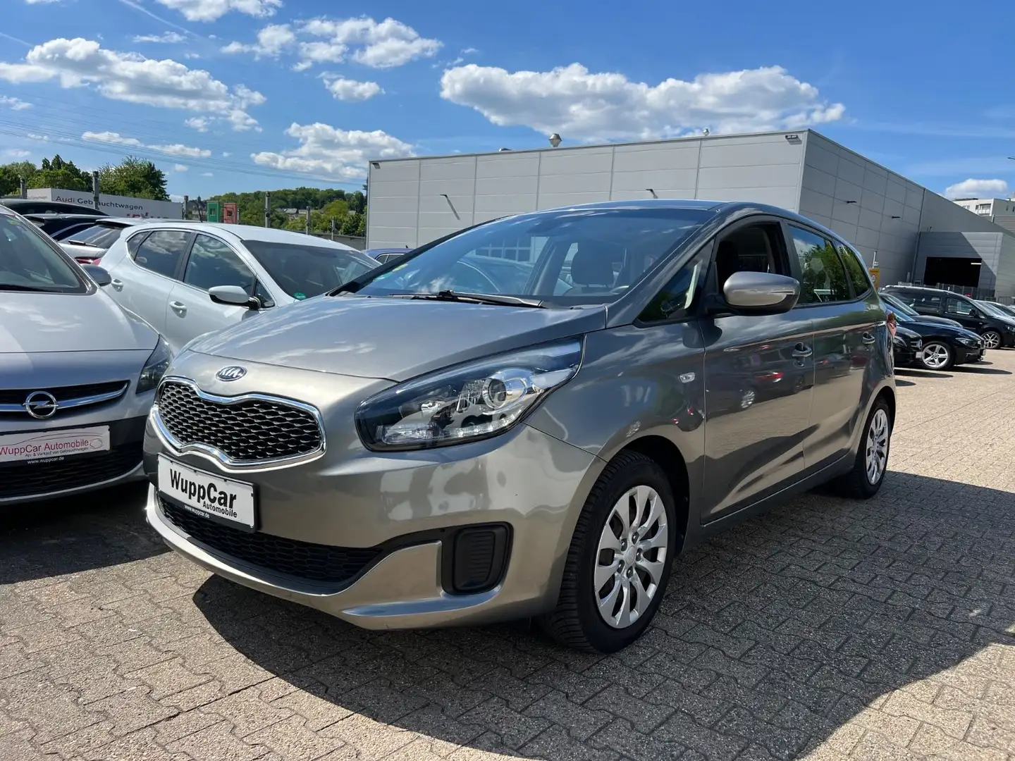 Kia Carens 7-SITZER*LED*KAMERA*NAVI*AHK*MFL*TEMP* Stříbrná - 1