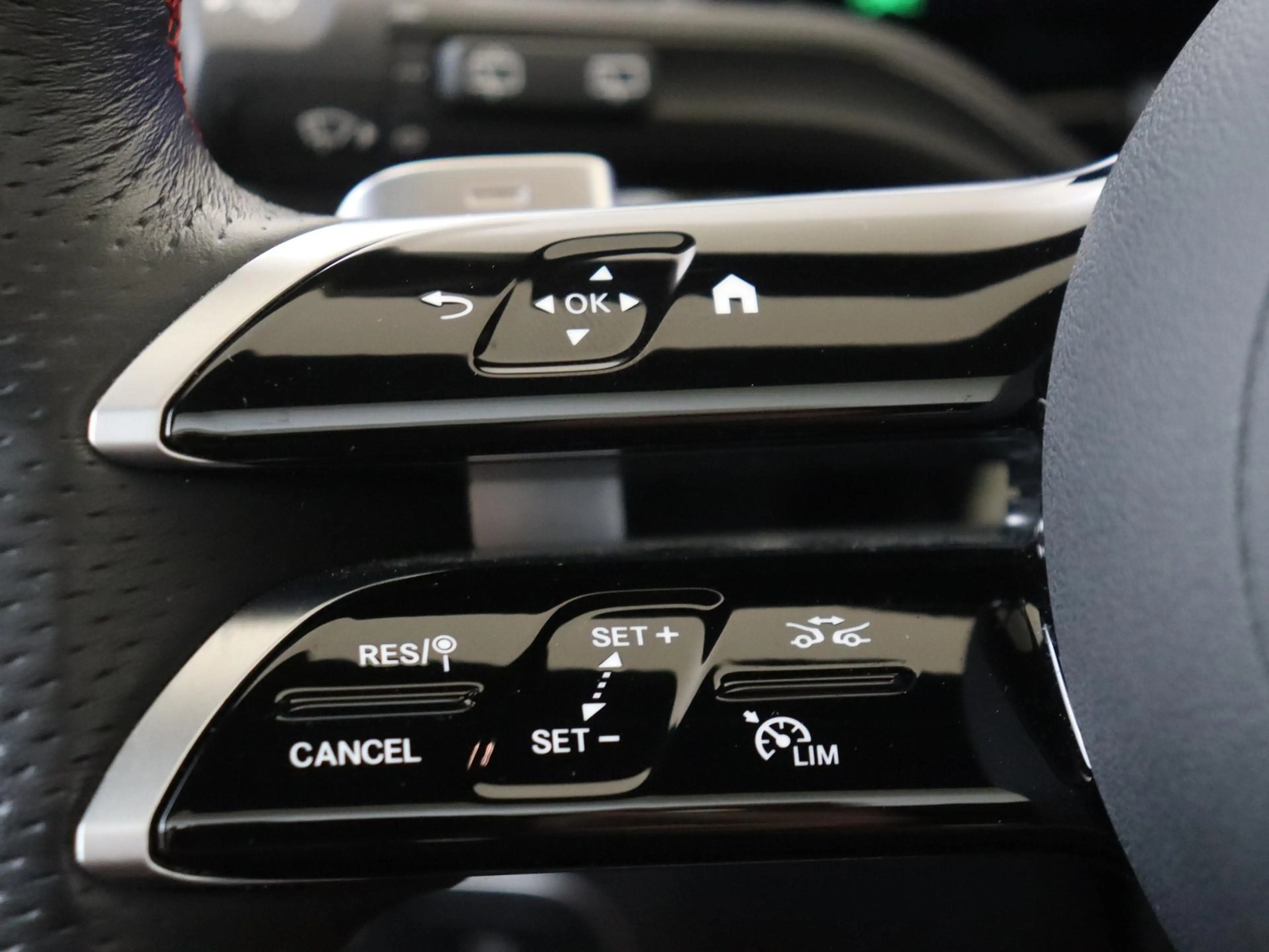 Mercedes-Benz B 250 e Star Edition AMG Line /Panoramadak /Nightpakket — photo 13