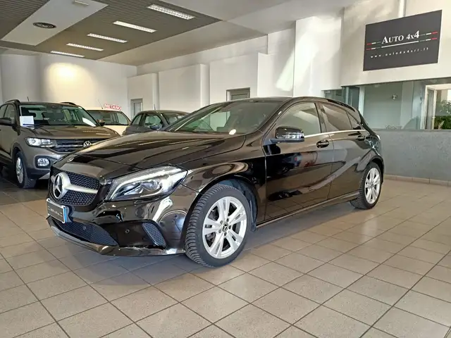 Mercedes-Benz A 180 A 180 d Sport my16