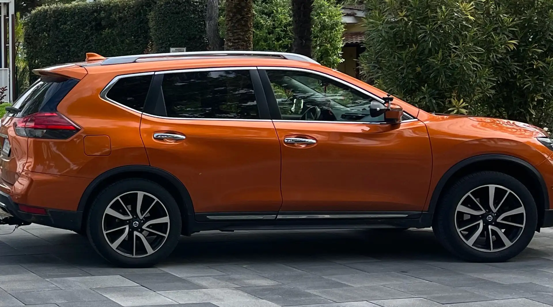 Nissan X-Trail X-TRAIL 2,0dCi Tekna Aut. ALL-MODE 4x4i Tekna Orange - 2