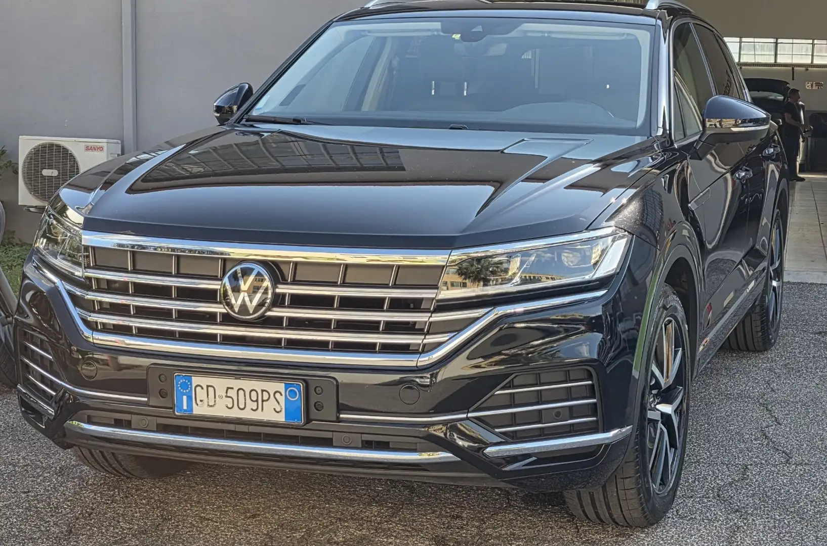 Volkswagen Touareg 3.0 V6 tdi Elegance 286cv tiptronic Nero - 2