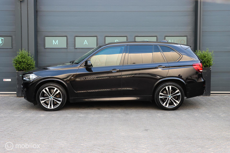 BMW X5 M50d|PANO|B&W AUDIO|MEMORY|HUD|SOFT CLOSE|LEDER — photo 14