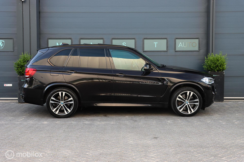 BMW X5 M50d|PANO|B&W AUDIO|MEMORY|HUD|SOFT CLOSE|LEDER — photo 5