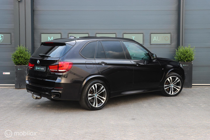 BMW X5 M50d|PANO|B&W AUDIO|MEMORY|HUD|SOFT CLOSE|LEDER — photo 8