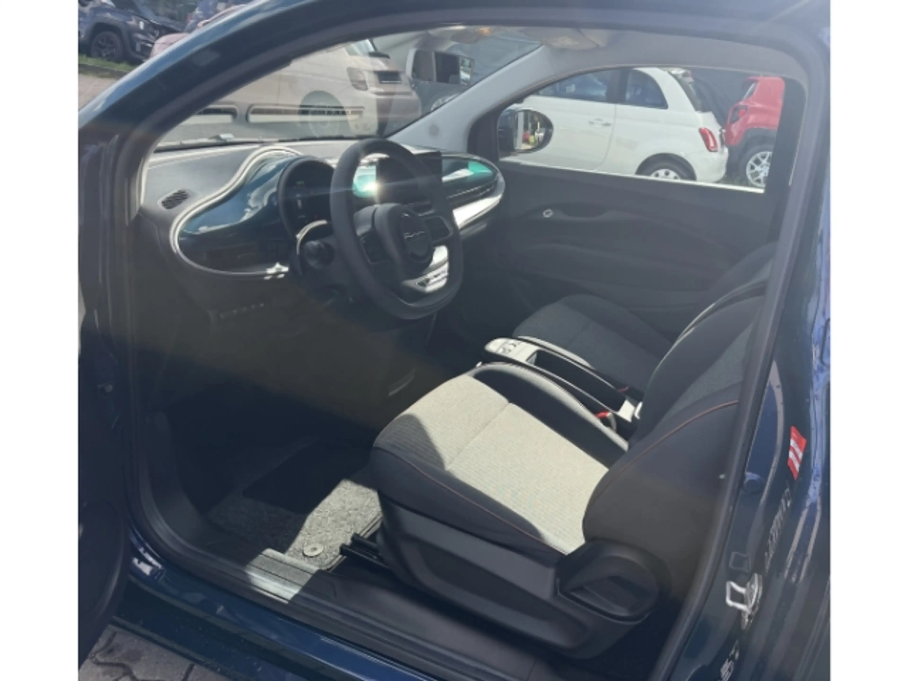 Fiat 500e Icon *Sitzheizung *Apple Car Play *Tempomat — photo 10