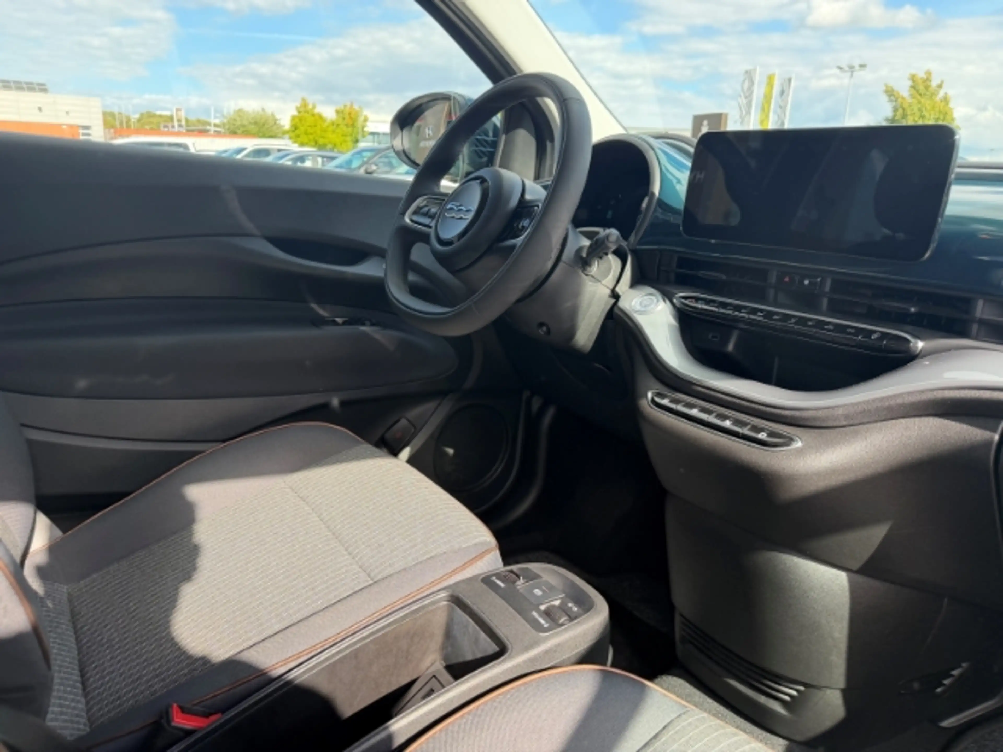 Fiat 500e Icon *Sitzheizung *Apple Car Play *Tempomat — photo 11