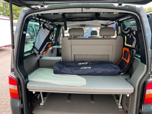 Volkswagen T5 Multivan California Beach BettCampingstühle