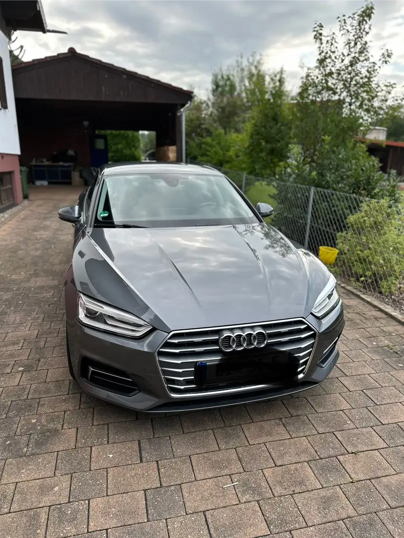 Audi A5 sport Grau - 2
