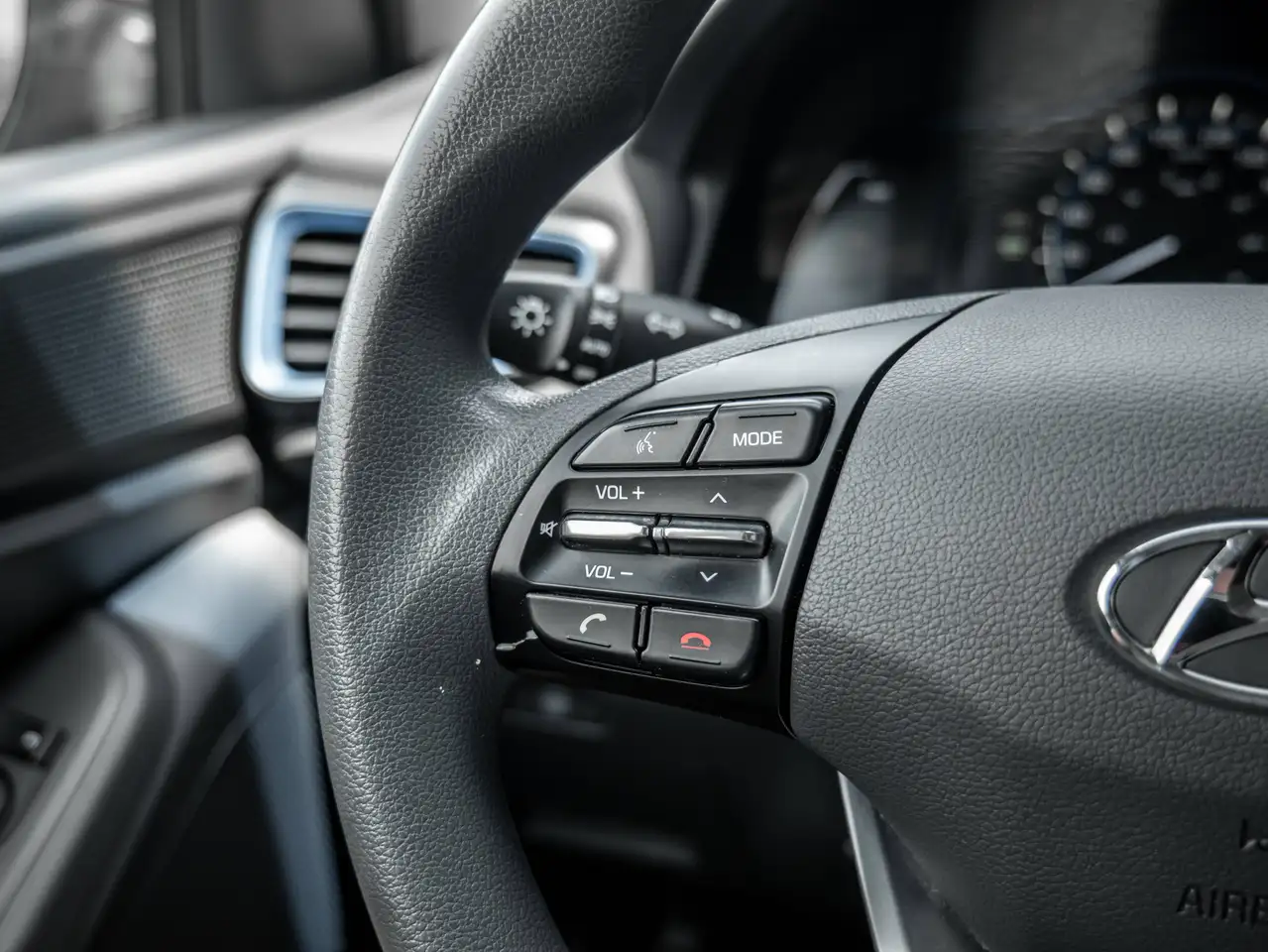 Hyundai IONIQ снимка Hyundai IONIQ