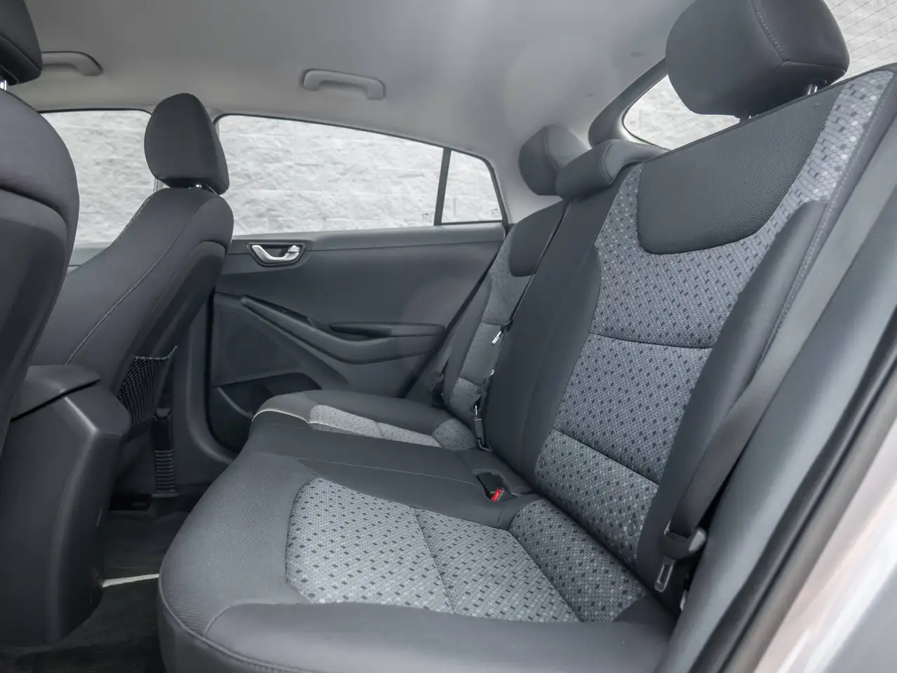 Hyundai IONIQ снимка Hyundai IONIQ