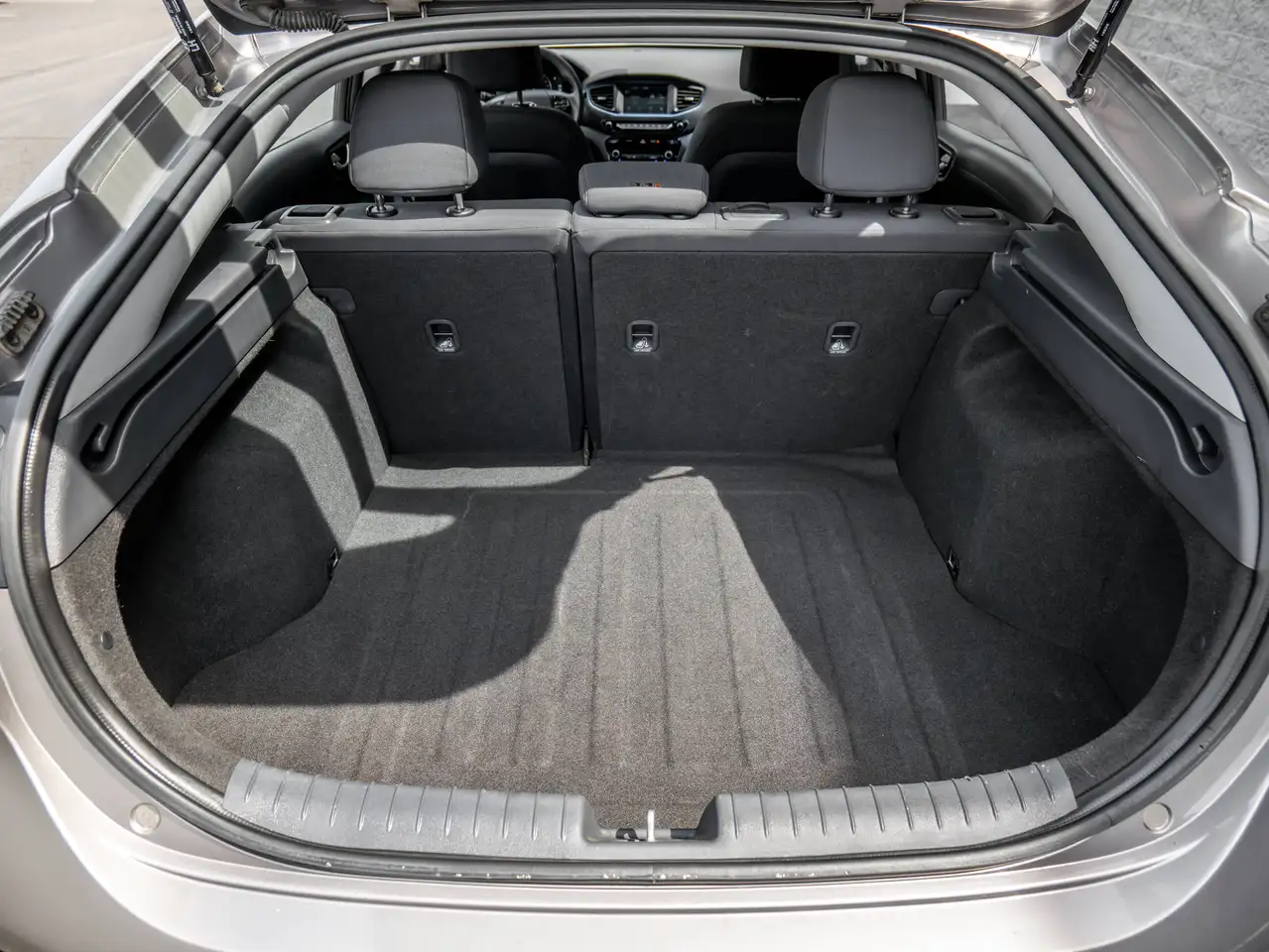 Hyundai IONIQ снимка Hyundai IONIQ