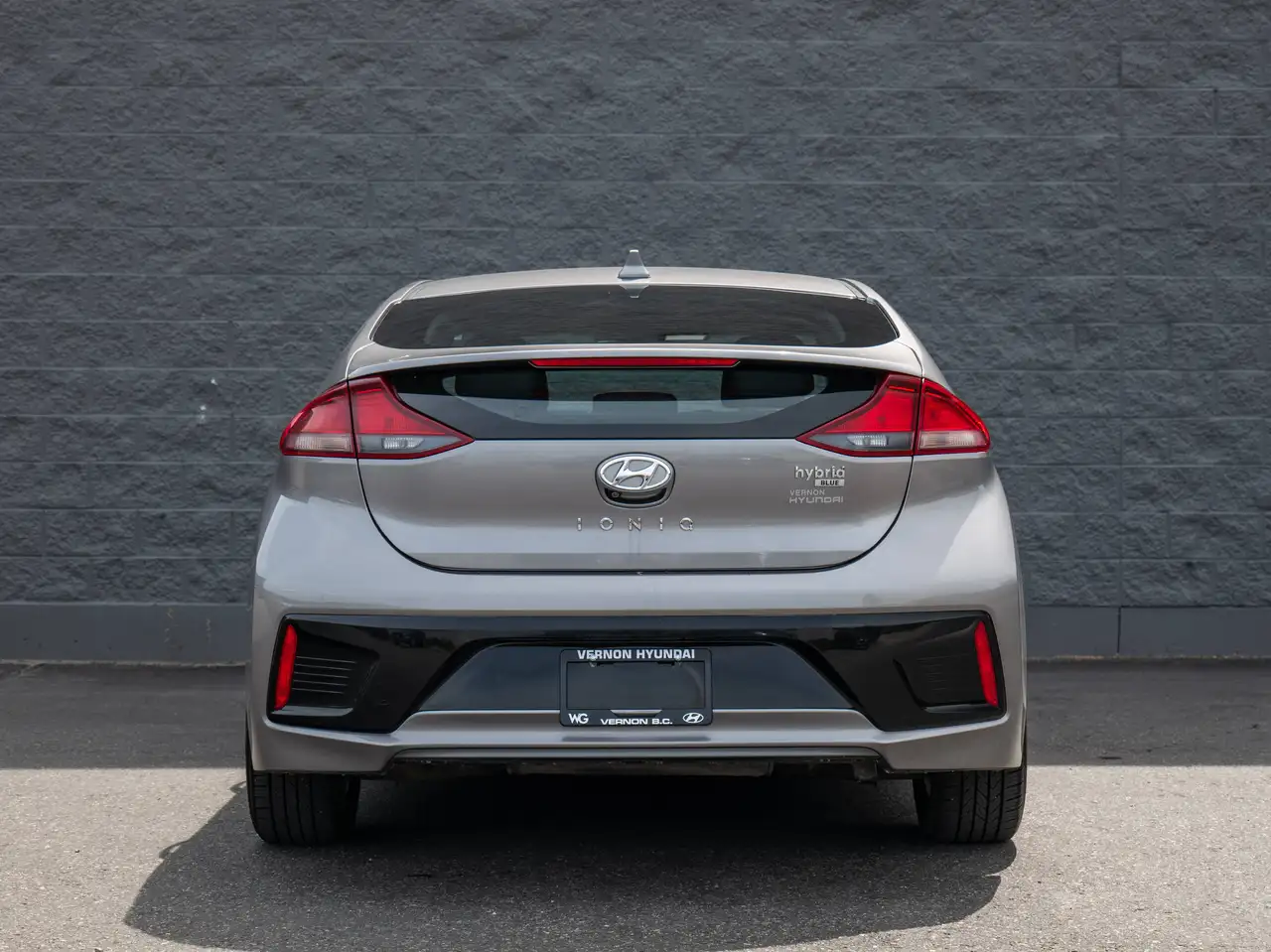 Hyundai IONIQ снимка Hyundai IONIQ