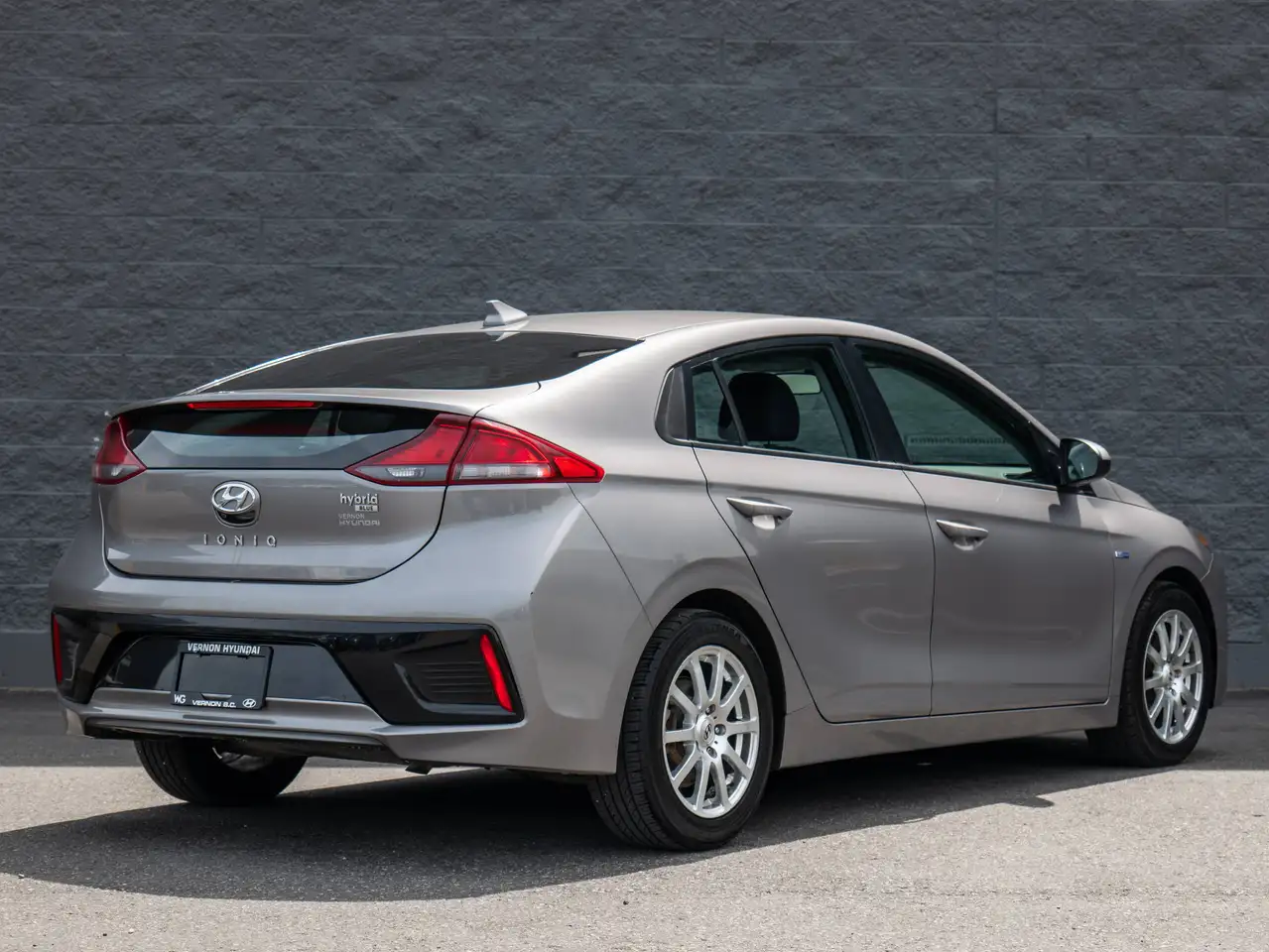Hyundai IONIQ снимка Hyundai IONIQ