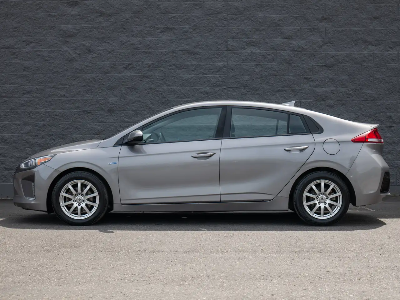 Hyundai IONIQ снимка Hyundai IONIQ