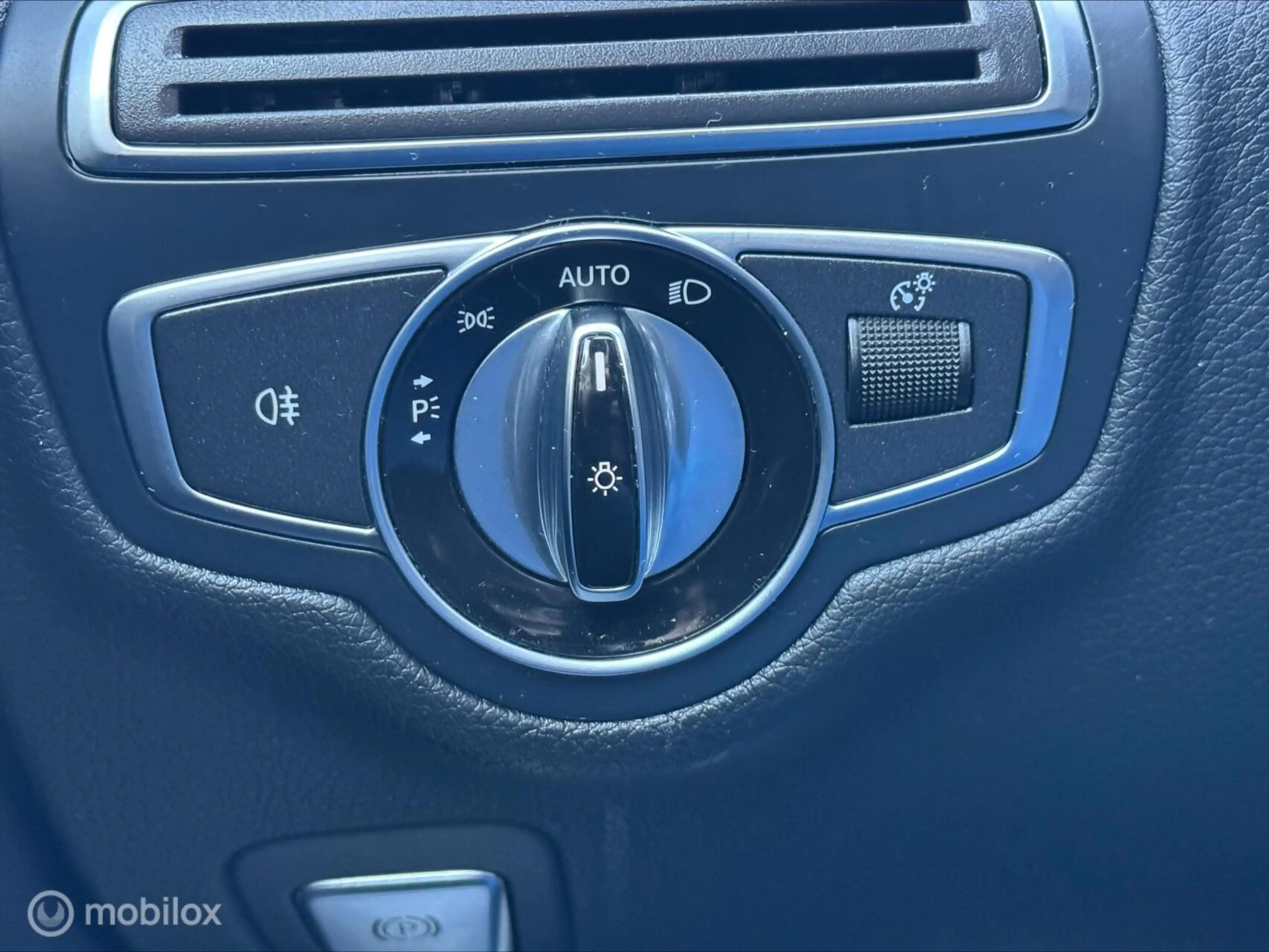 Mercedes-Benz C 250 Cabrio LEDER/ECC-AIRCO/CAMERA/NAVI/VOL — photo 19