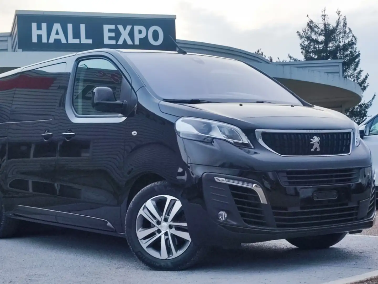 Peugeot Traveller 2.0 HDI 177 EAT8 Allure L2 Negru - 2