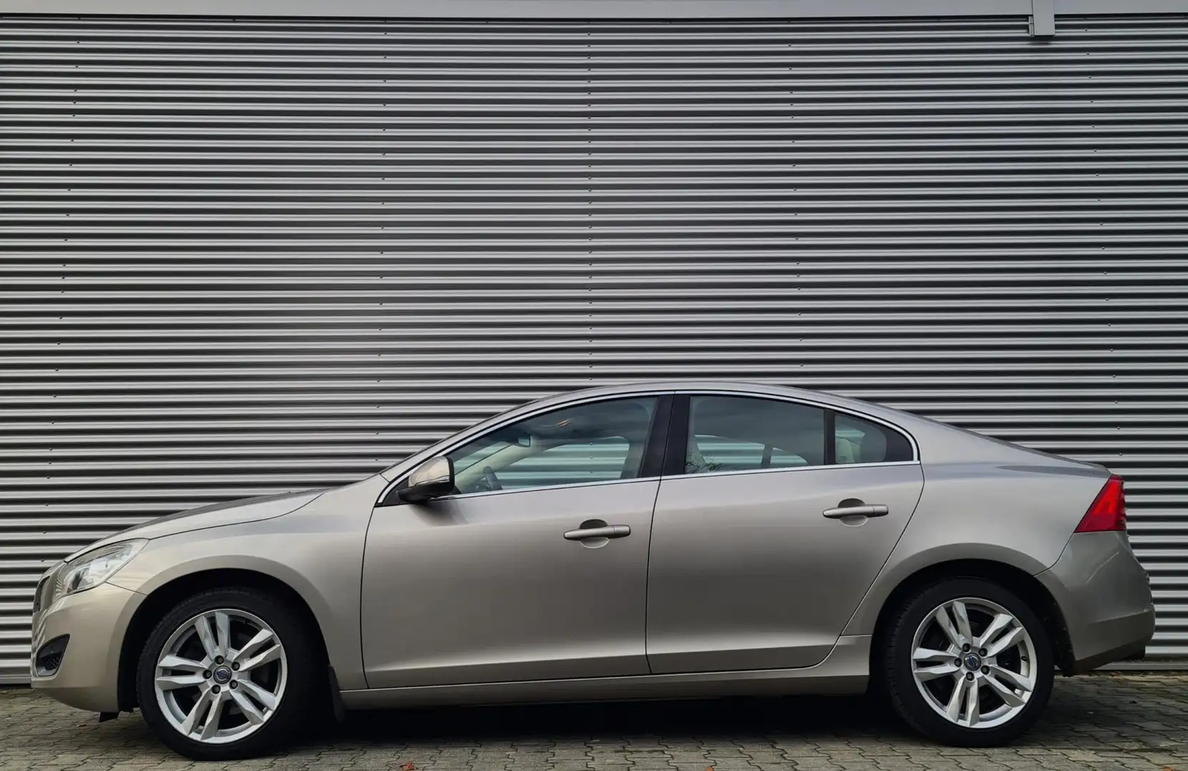 Volvo S60 1.6 T3 Momentum 01-2012 Seashell Metallic Grigio - 2