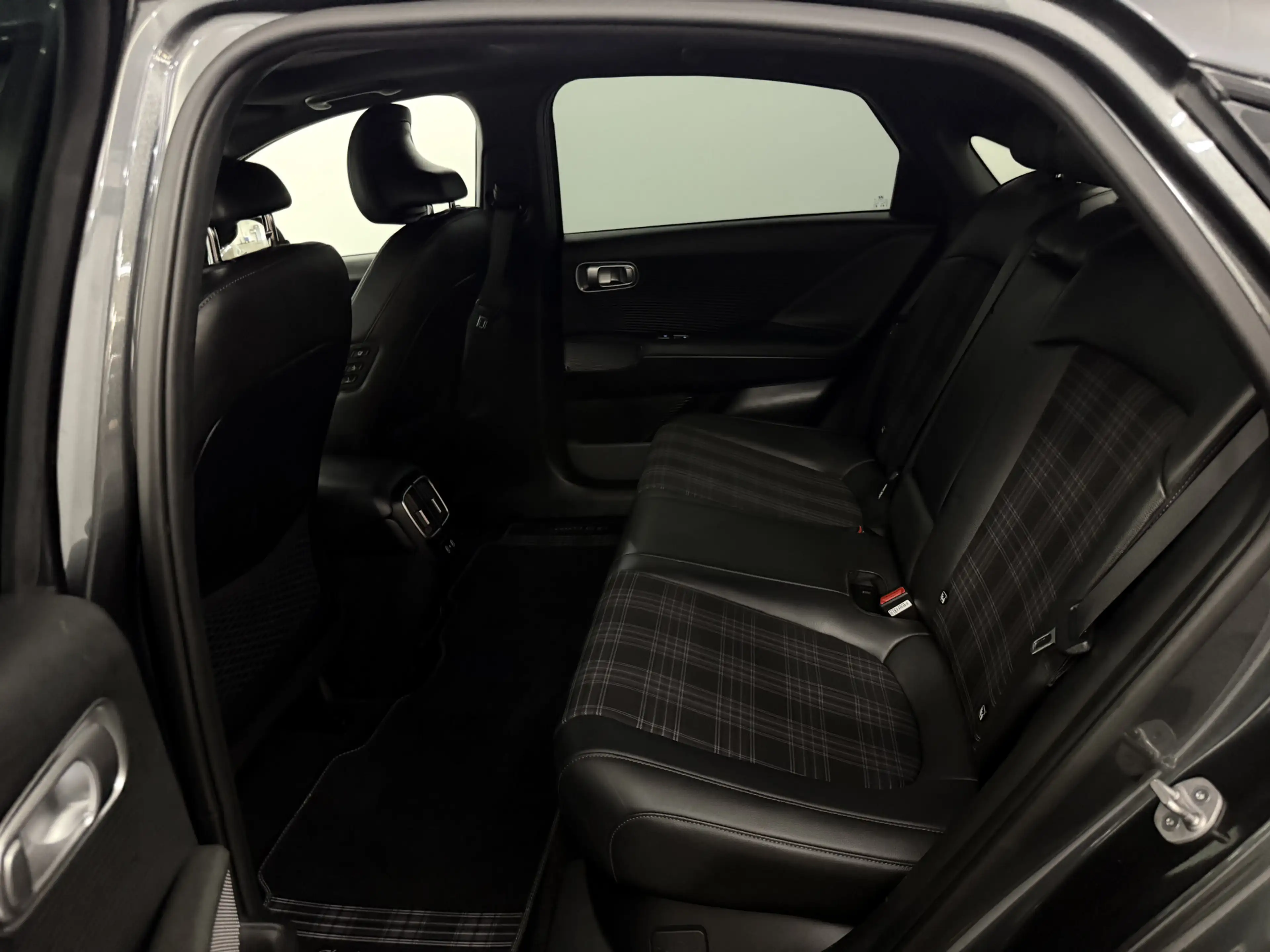 Hyundai IONIQ 6 First Edition AWD 77.4 kWh Panoramadak, 360 Camera — photo 6