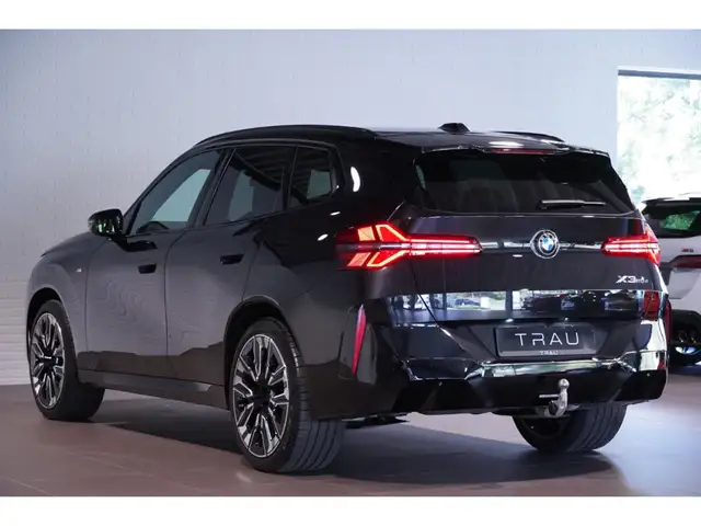 BMW X3 view 4
