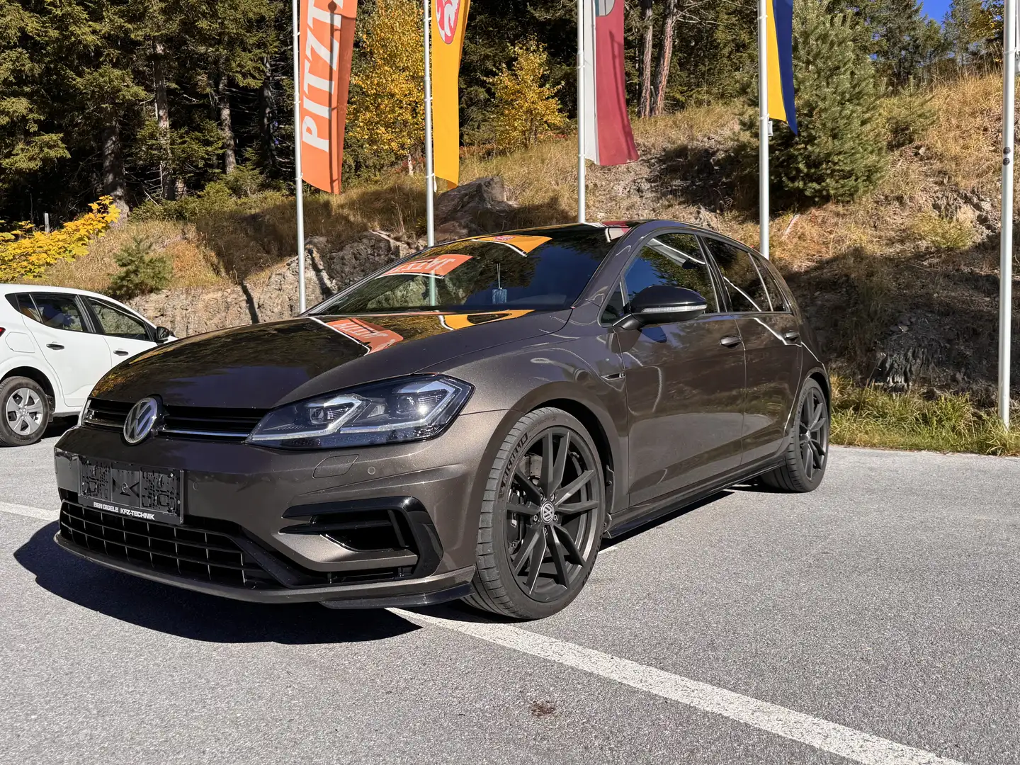 Volkswagen Golf R Golf 7.5 R mit sehr seltener Lackierung Braun - 1