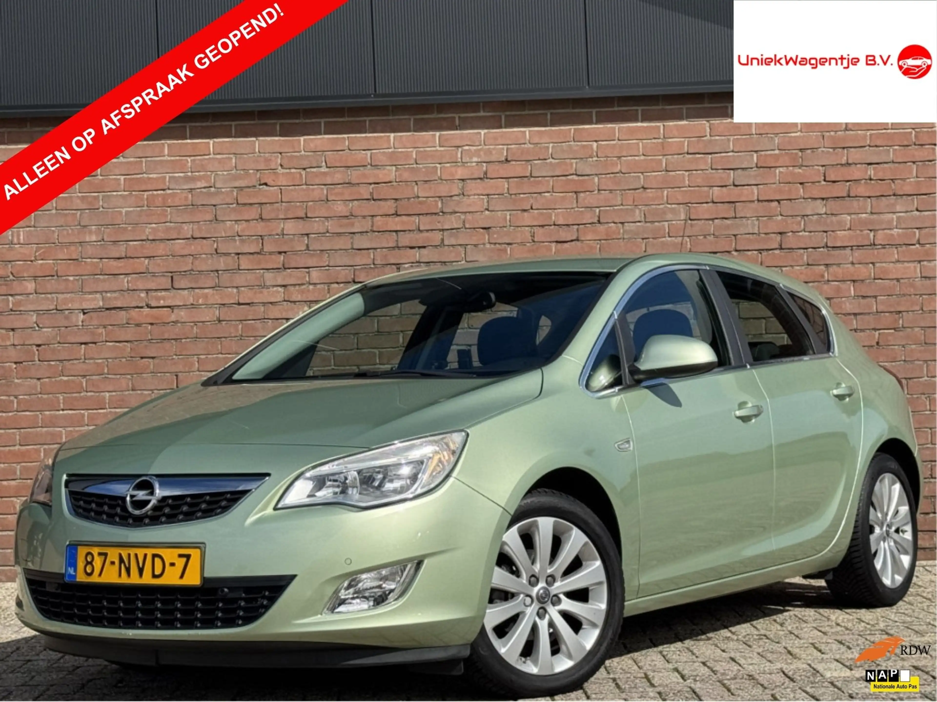 Opel Astra 1.6 COSMO | NL-AUTO | CRUISE! | TREKHAAK!