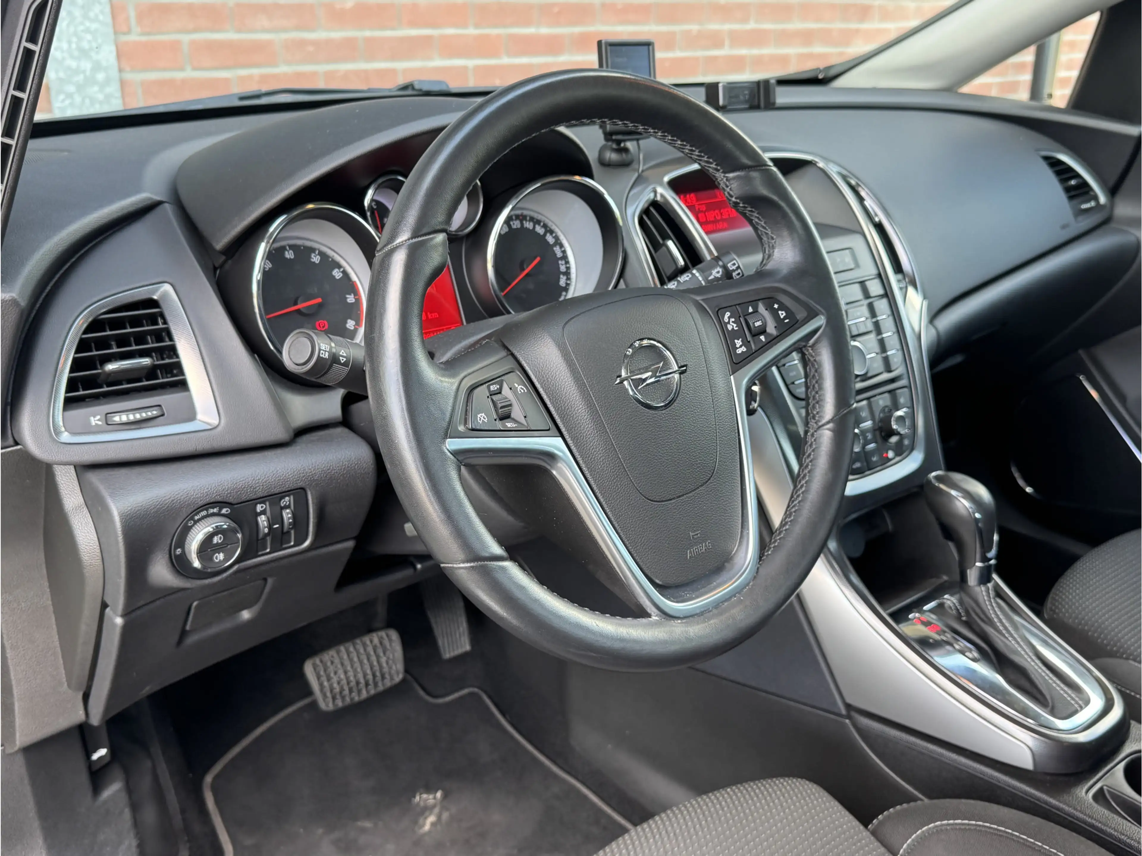 Opel Astra 1.6 COSMO | NL-AUTO | CRUISE! | TREKHAAK! — photo 9