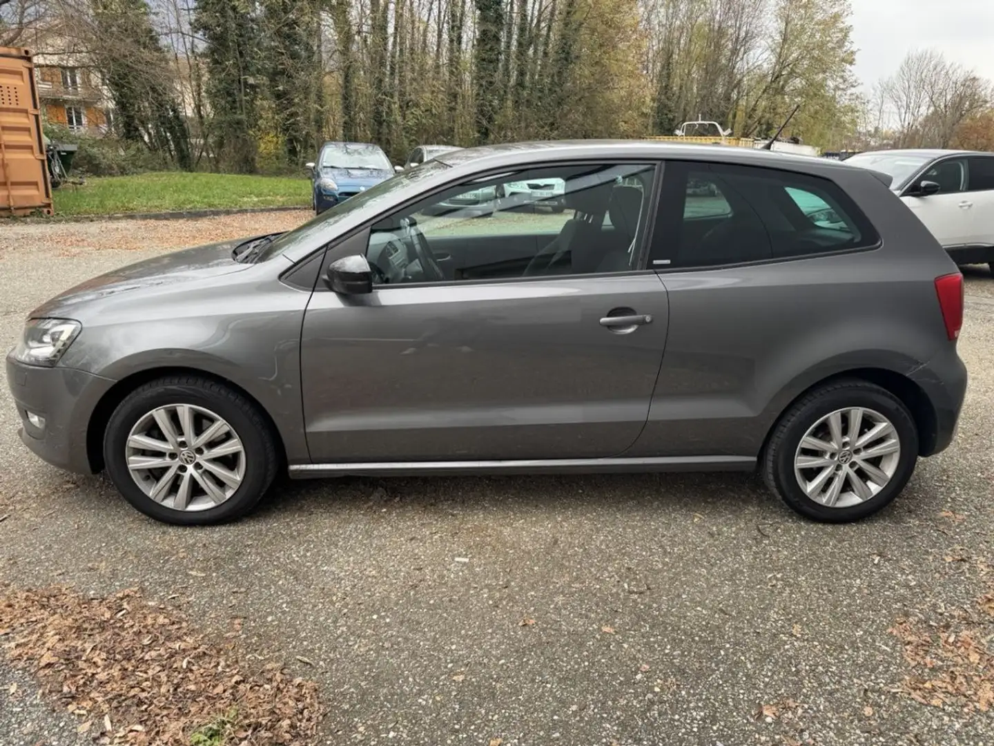Volkswagen Polo 1.6 TDI 105CH STYLE Gris - 2
