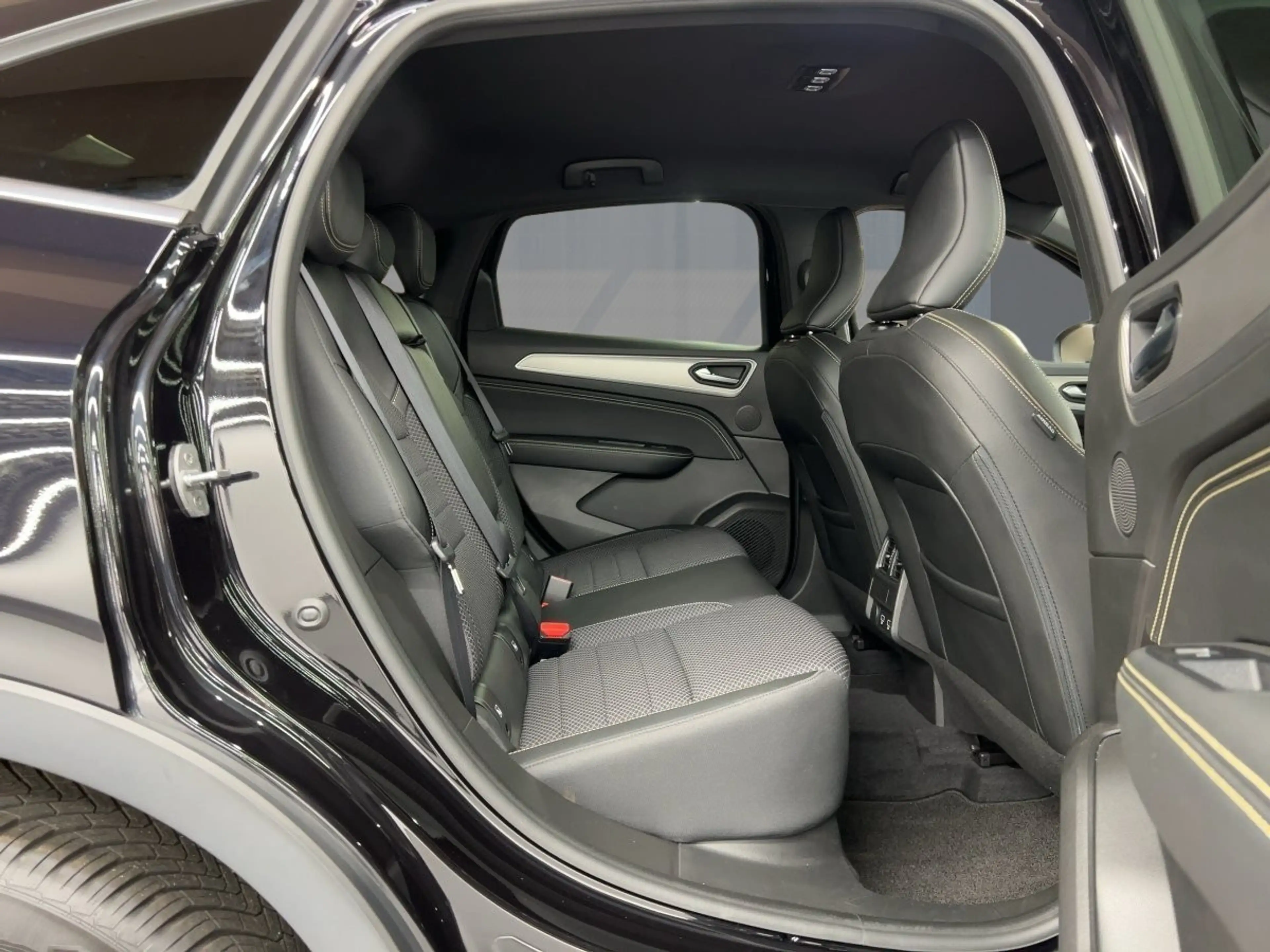 Renault Arkana TECHNO TCe 140 EDC SITZHEIZUNG — photo 9