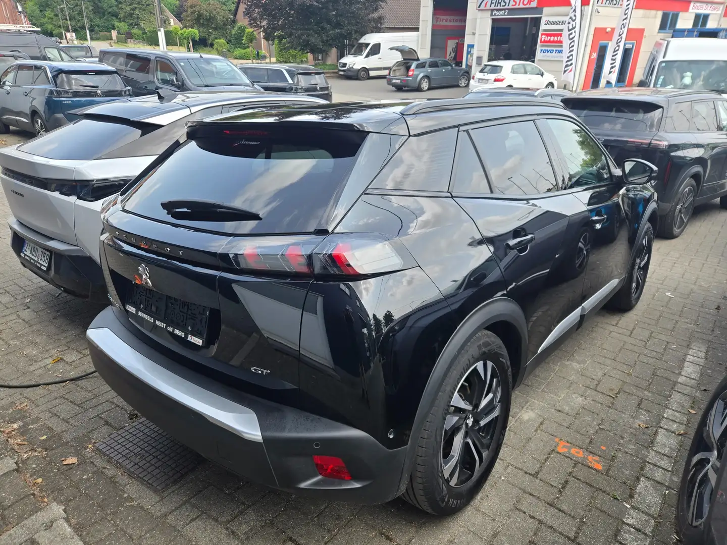 Peugeot e-2008 50 kWh GT Noir - 2