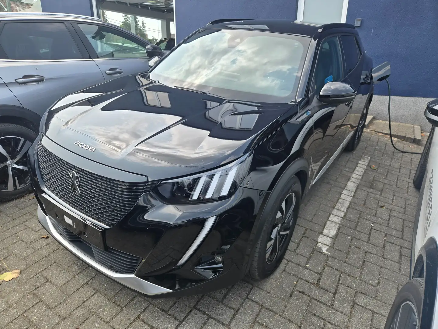 Peugeot e-2008 50 kWh GT Noir - 1