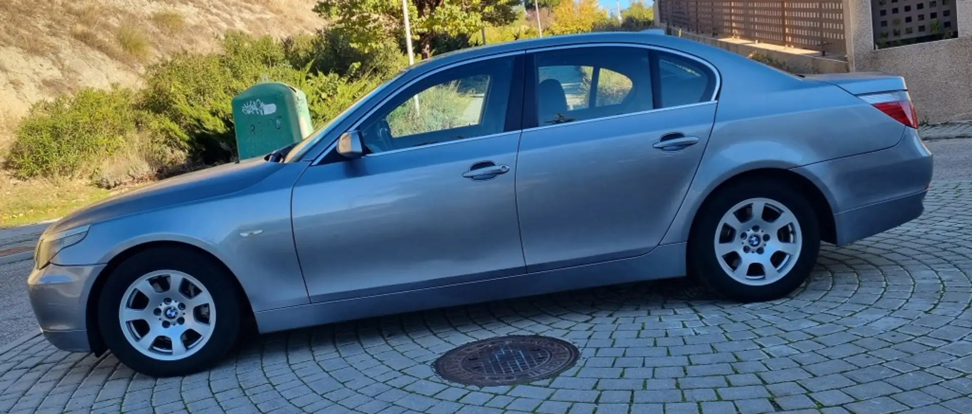 BMW 530 530i Gris - 2