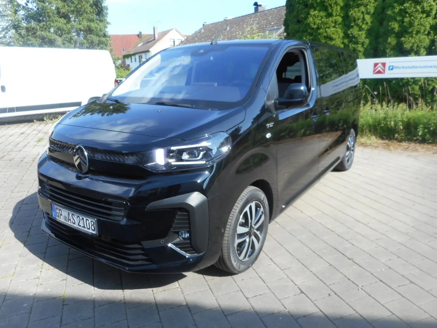 Citroen Spacetourer M 2.0 BlueHDi 180 EAT8 Plus Navi Sitzheizung AHK Noir - 2