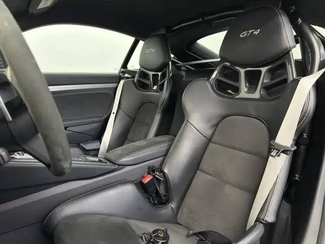 Porsche Cayman view 7