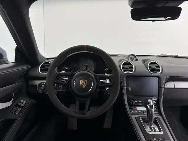 Porsche Cayman view 11