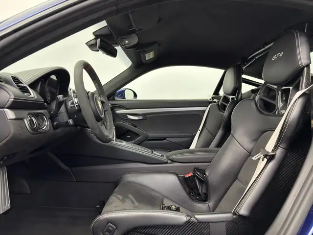 Porsche Cayman view 8