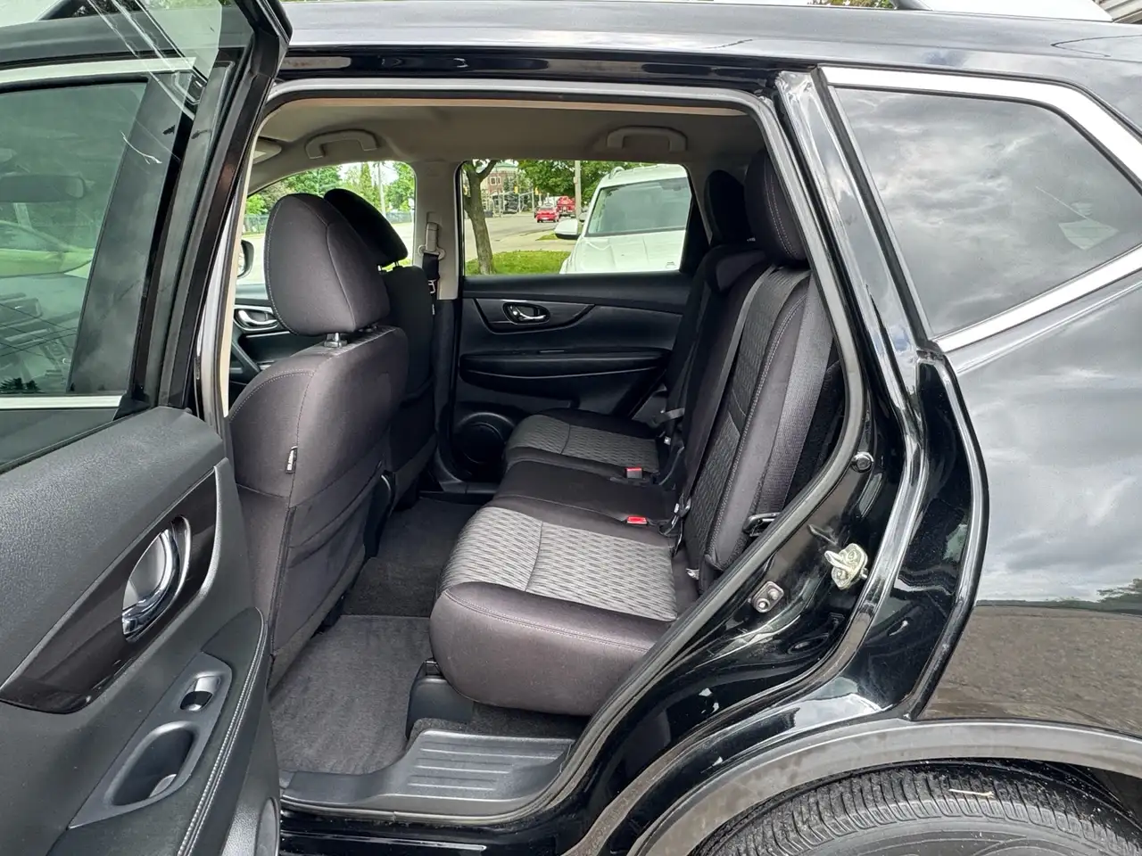 Nissan Rogue снимка Nissan Rogue