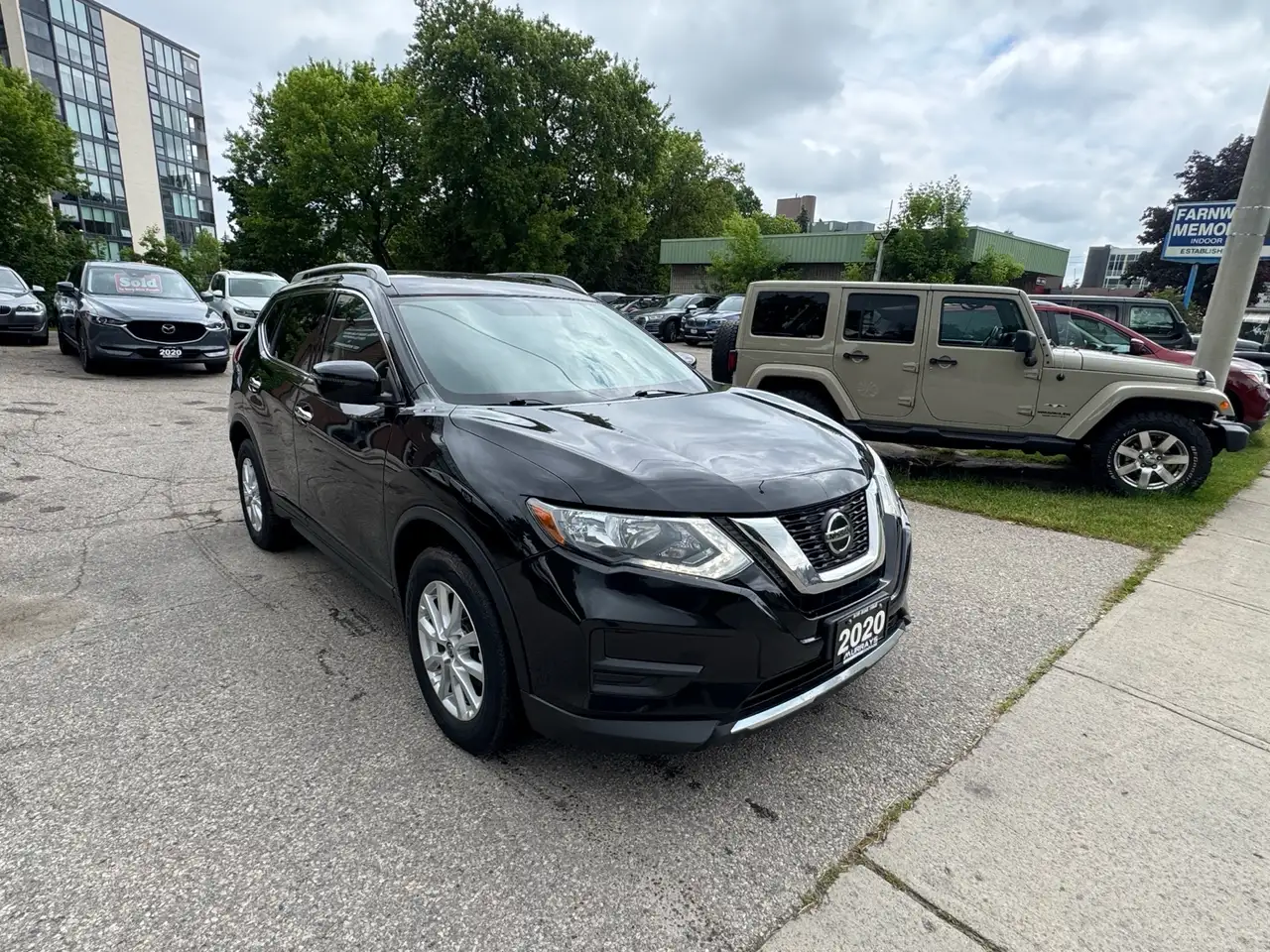 Nissan Rogue снимка Nissan Rogue