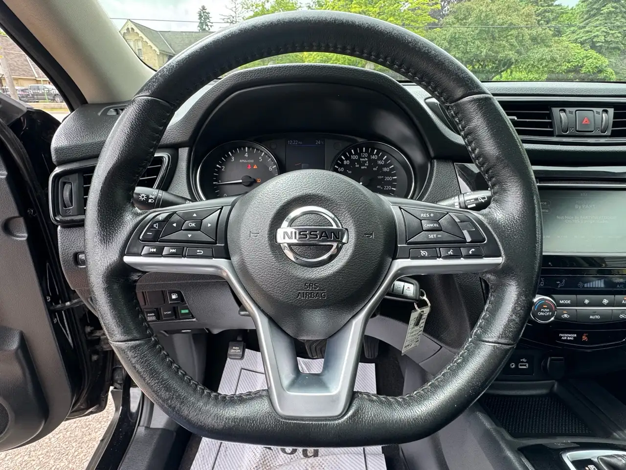 Nissan Rogue снимка Nissan Rogue