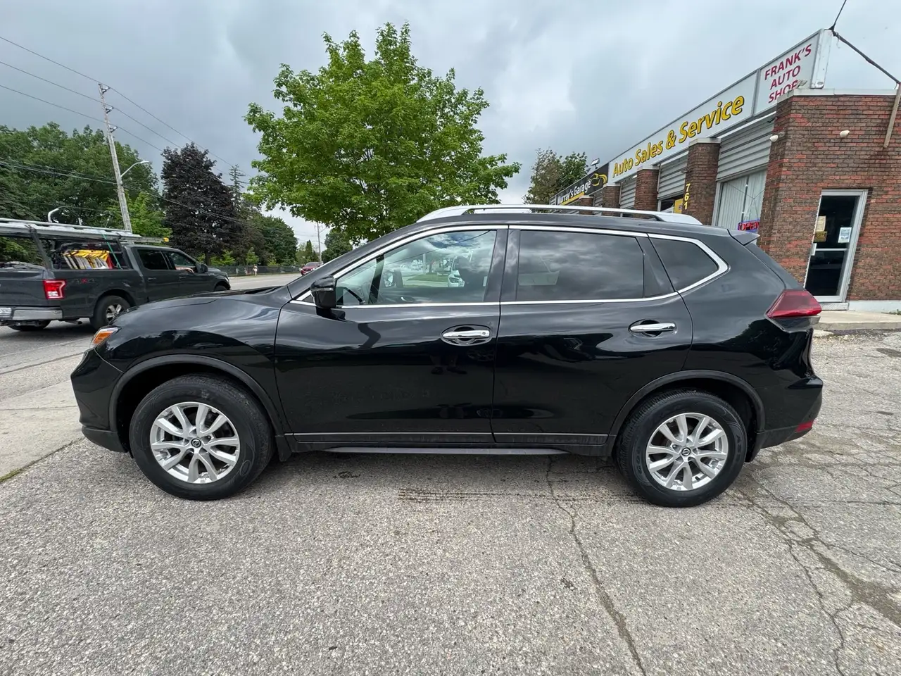 Nissan Rogue снимка Nissan Rogue
