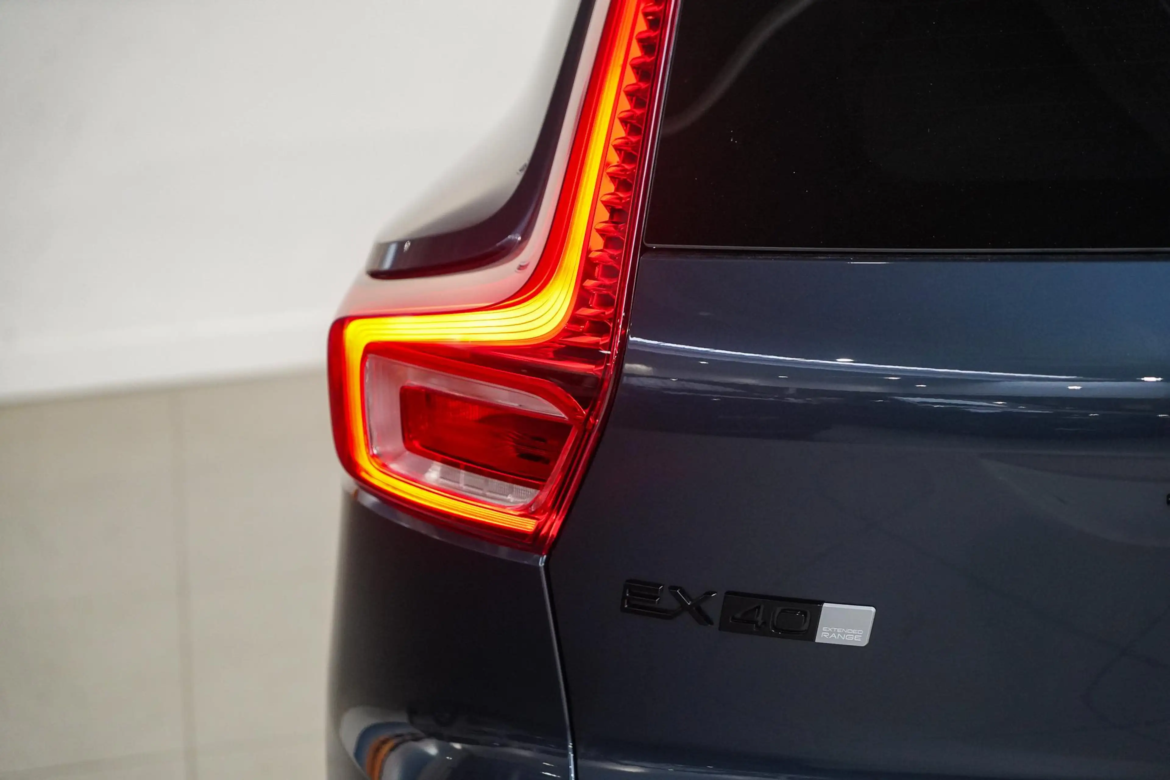 Volvo EX40 Single Motor Extended Range Plus Black Ed. 82 kWh — photo 8