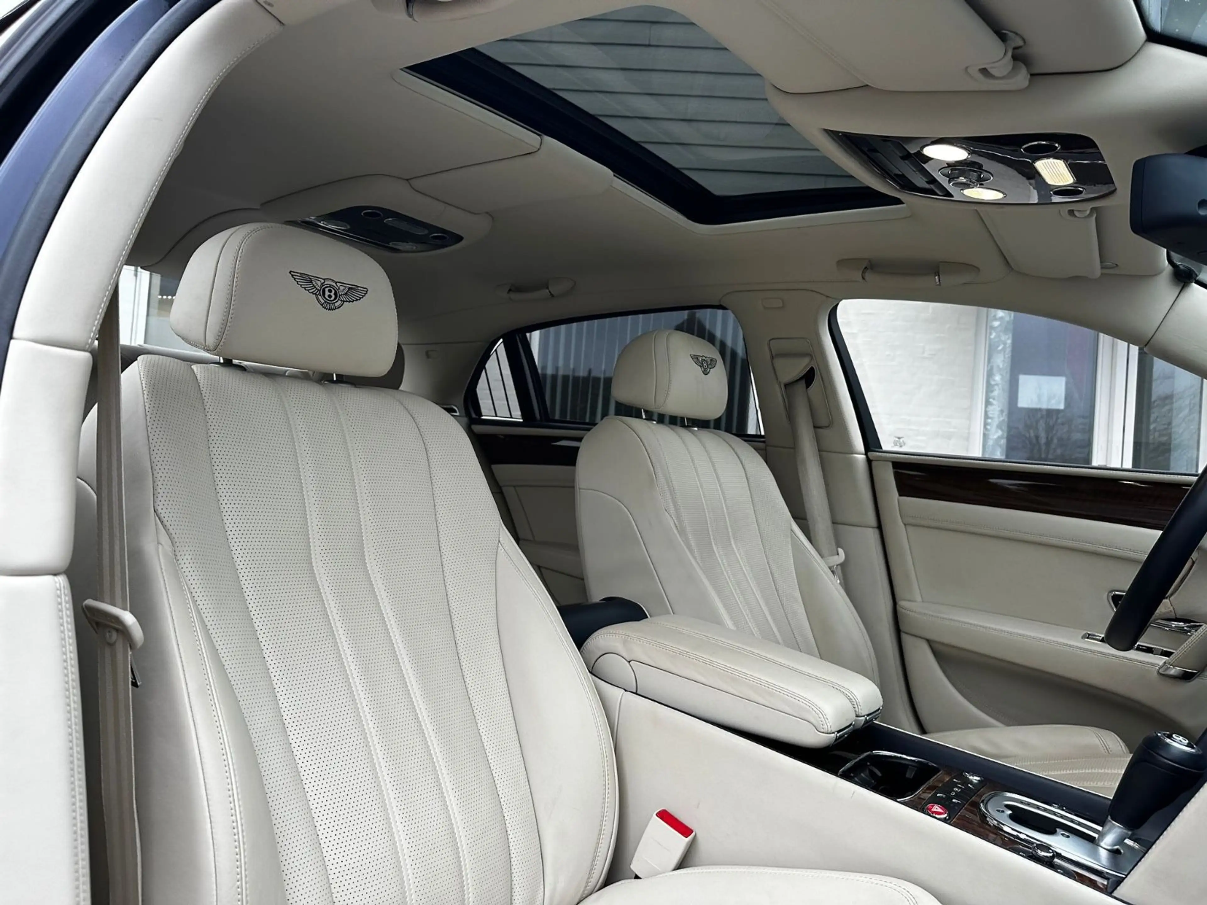Bentley Flying Spur W12 — photo 13