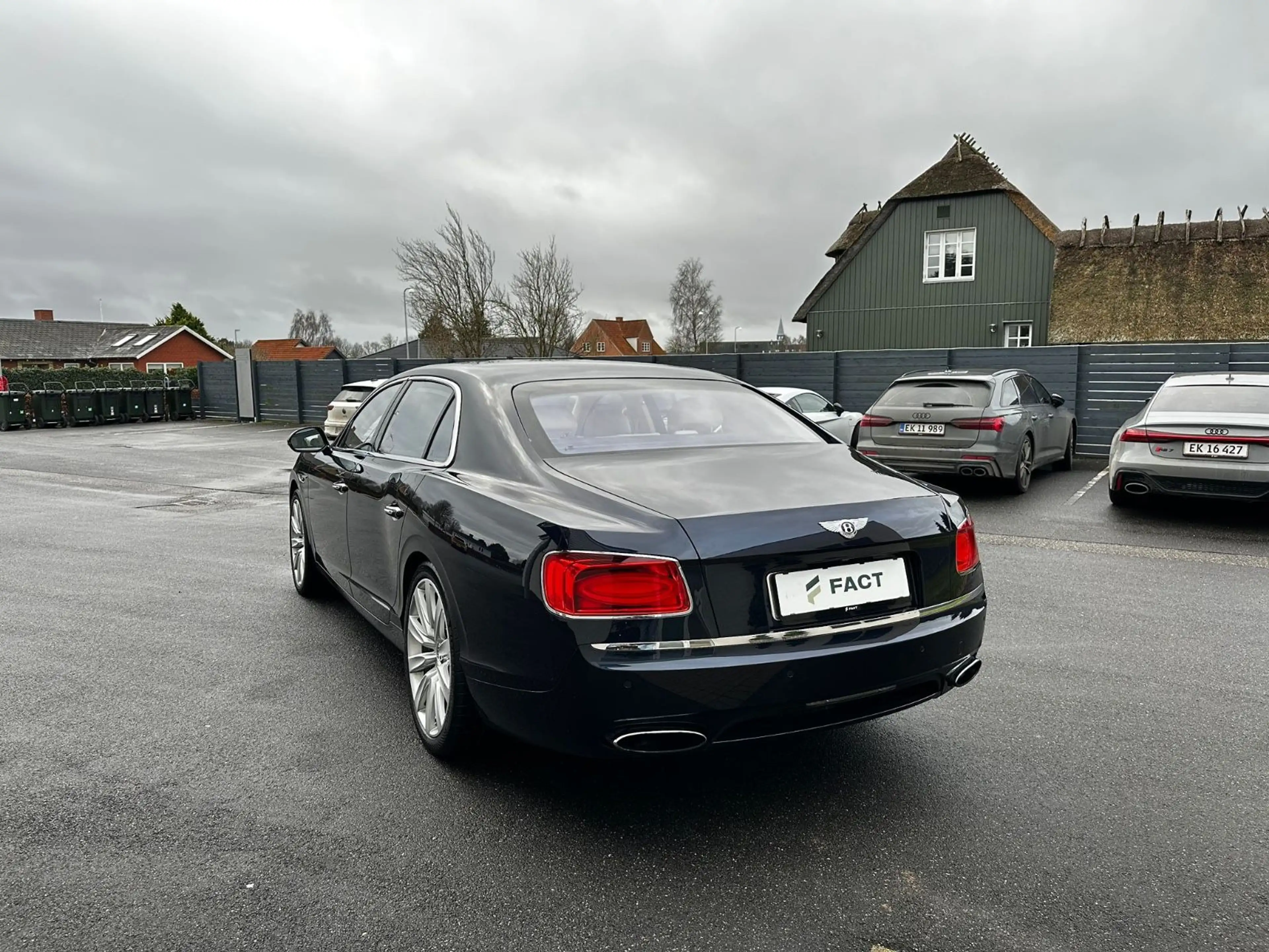 Bentley Flying Spur W12 — photo 4