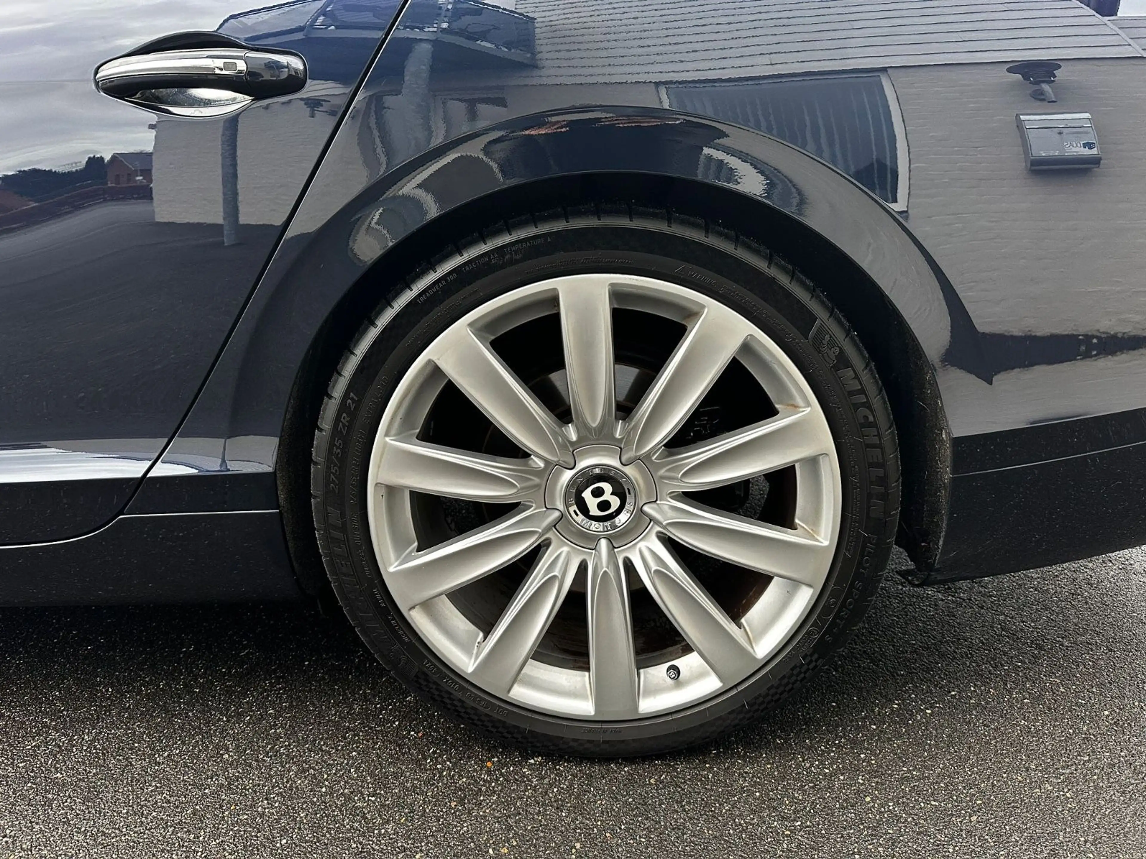Bentley Flying Spur W12 — photo 7