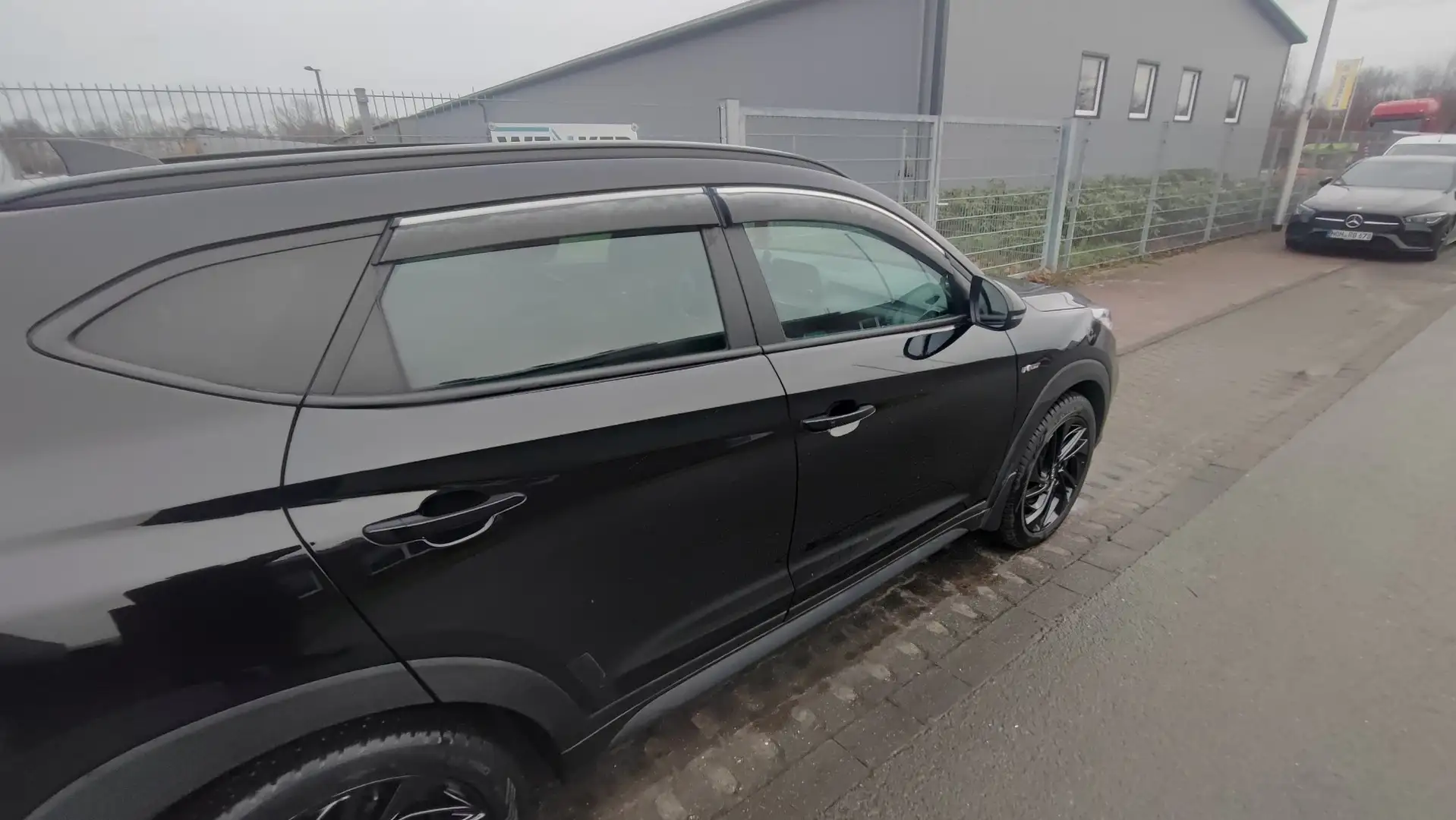 Hyundai TUCSON Style 4WD N-Line Schwarz - 2