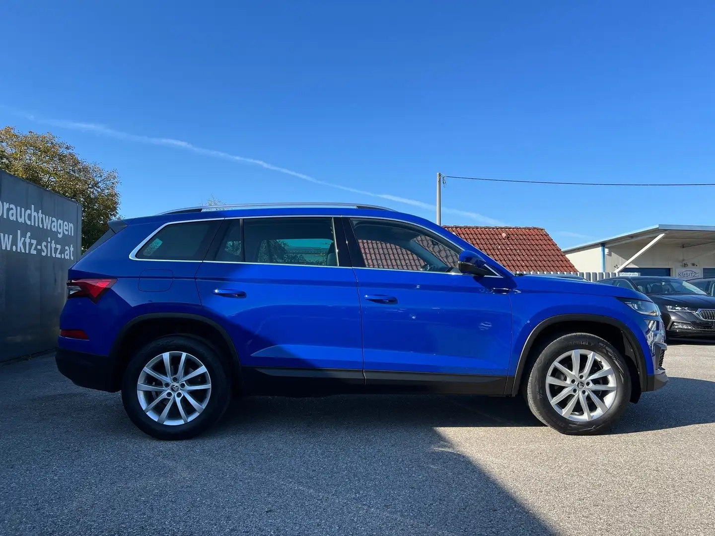 Skoda Kodiaq 2,0 TDI SCR 4x4 Style DSG | AHK Blau - 2