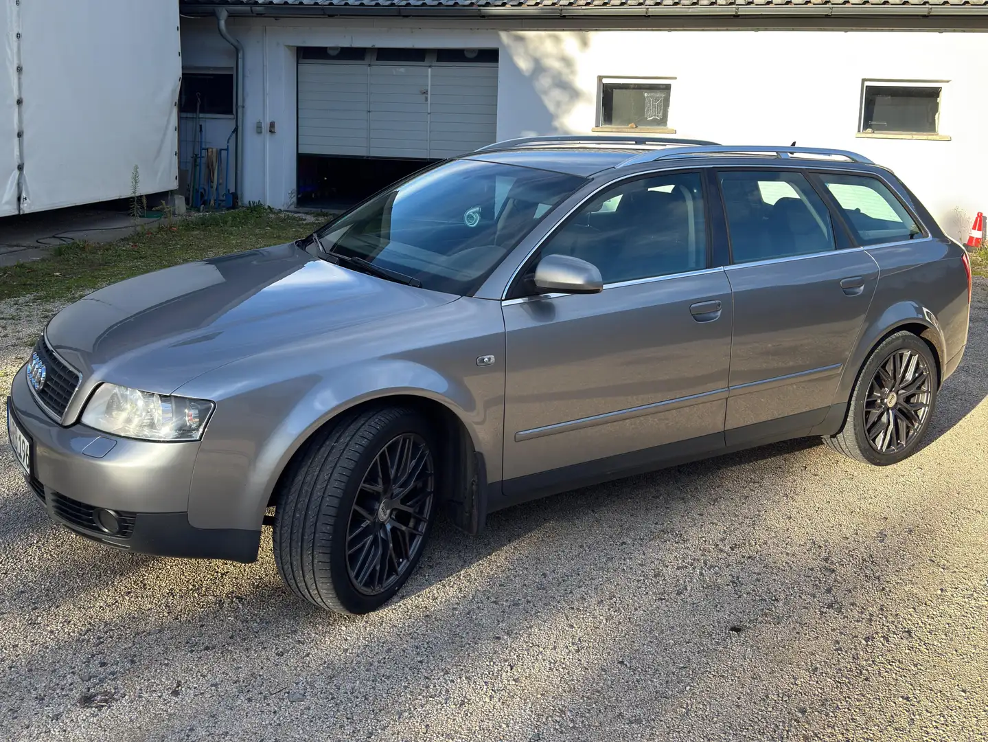 Audi A4 A4 Avant 1.8 T quattro Grau - 1