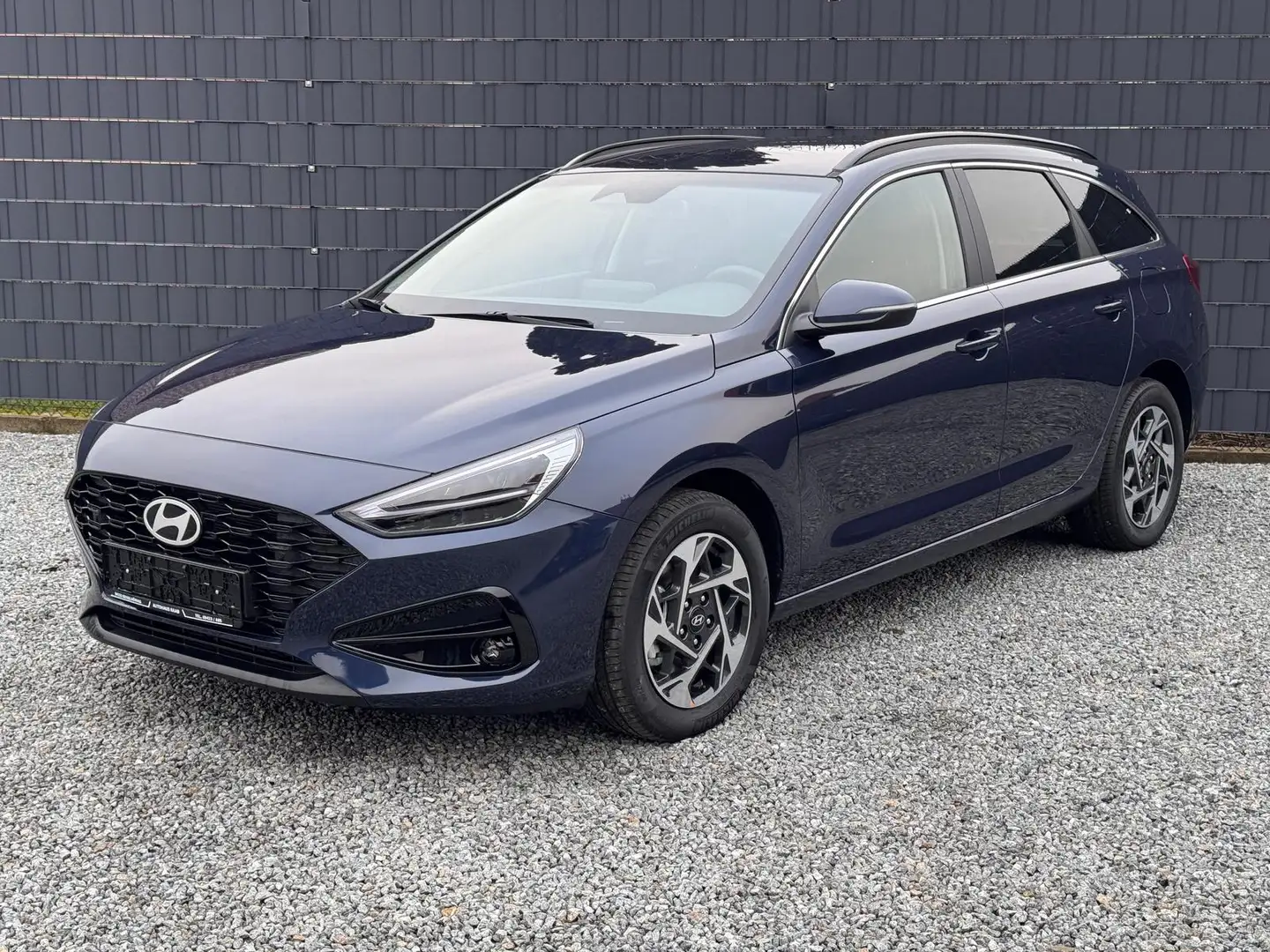 Hyundai i30 Kombi Family Facelift Automatik Blau - 2