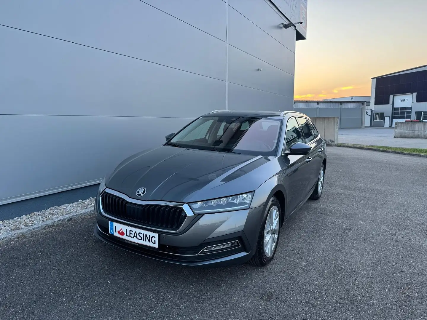 Skoda Octavia Combi Style 2.0 TDI DSG *RFK*NAVI*ACC*GARANTIE* Grau - 1